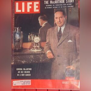 LIFE Magazine August 15,1955 General MacArthur on cover
